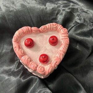 Heart cake trinket box (ceramic)